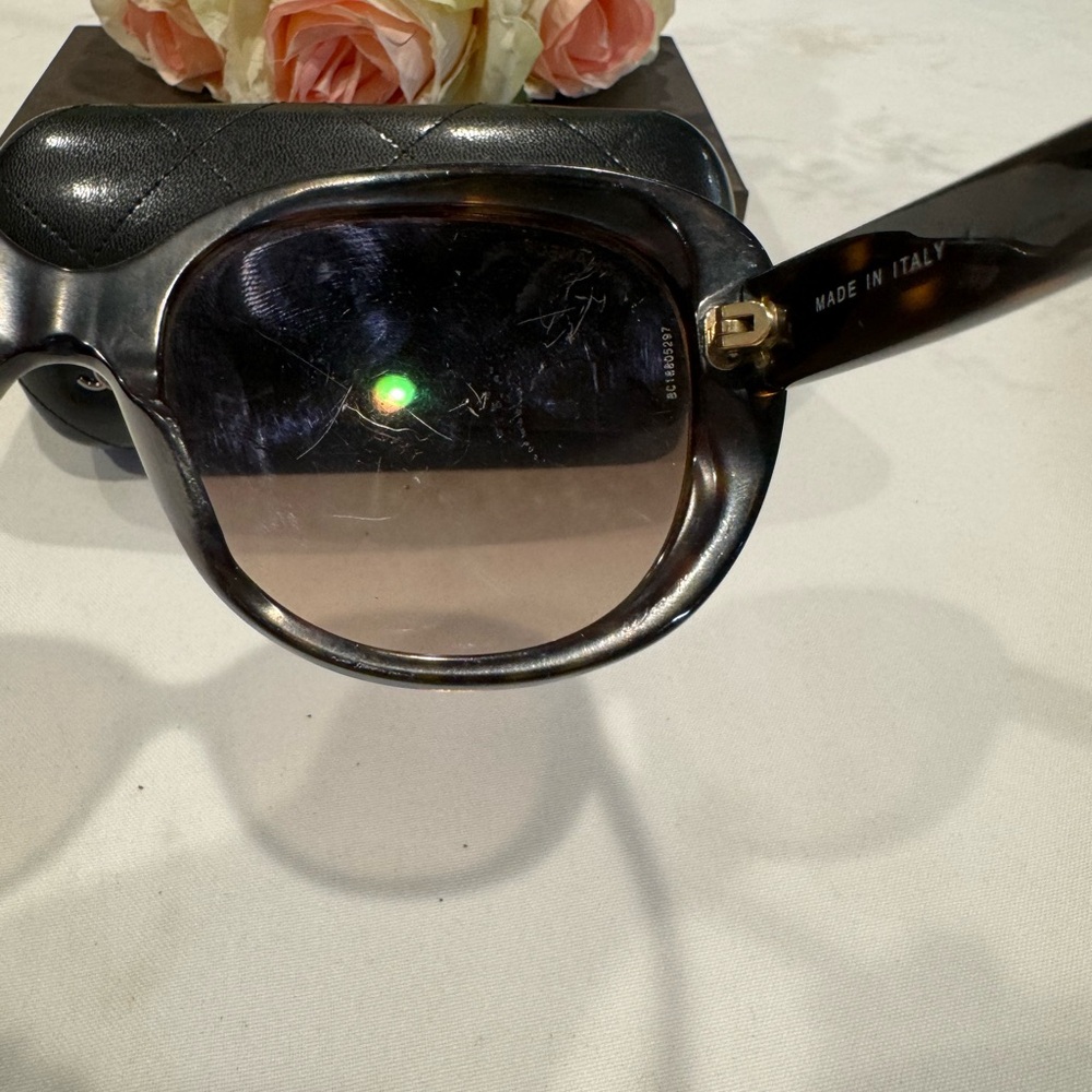 Authentic CHANEL sunglasses with case - Picture 7 of 13